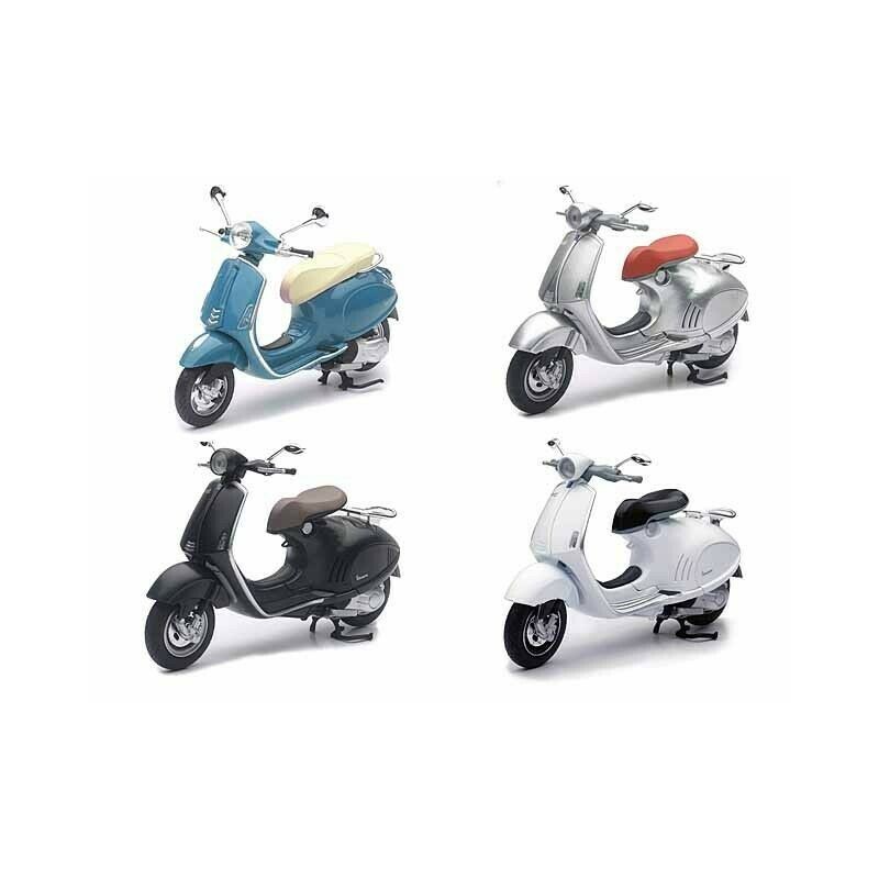 New Ray 57613 - Modellino Vespa Primavera 1:12 Ass.