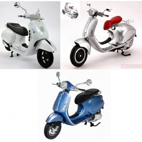 New Ray 42143 - Vespa Scala 1:12